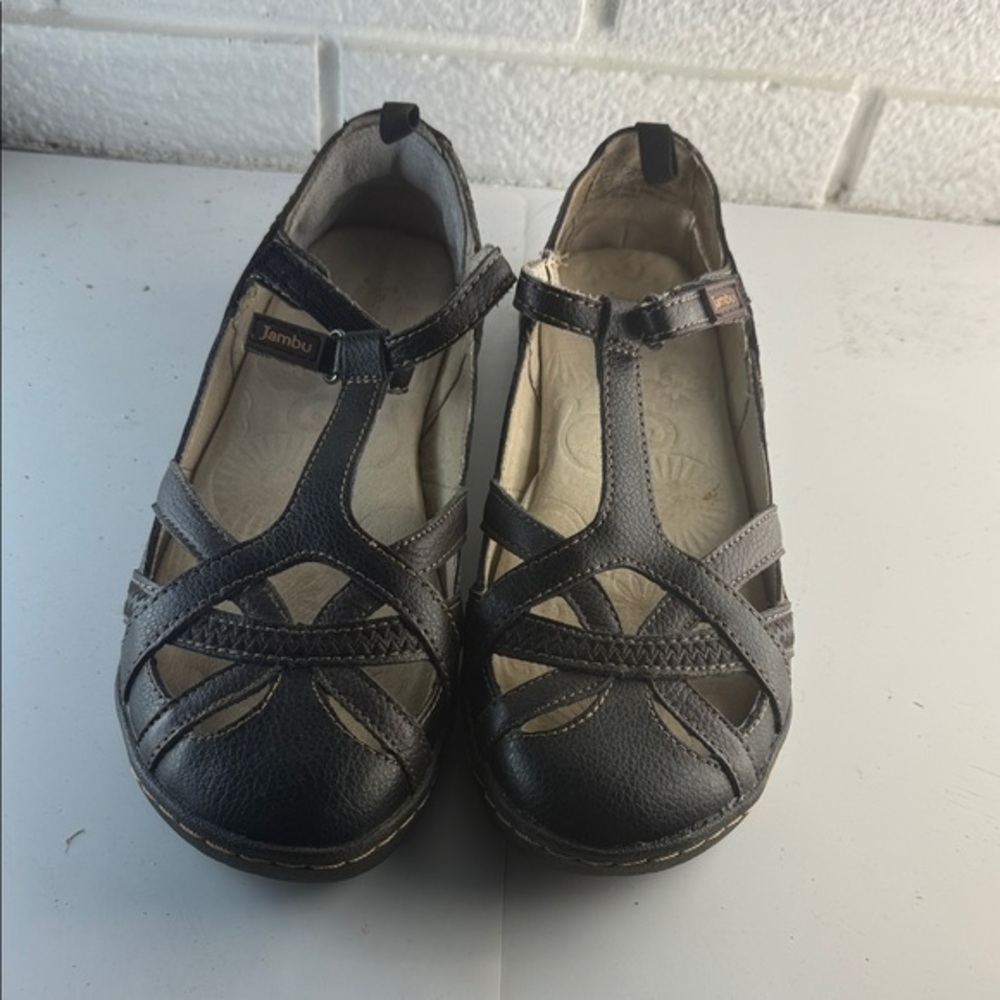 Jambu Women's Black and Brown Flats